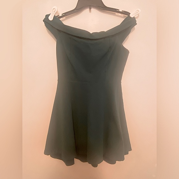 Lulu’s Medium Season of Fun Green Skater Off Shoulder Formal Dress - Picture 3 of 5